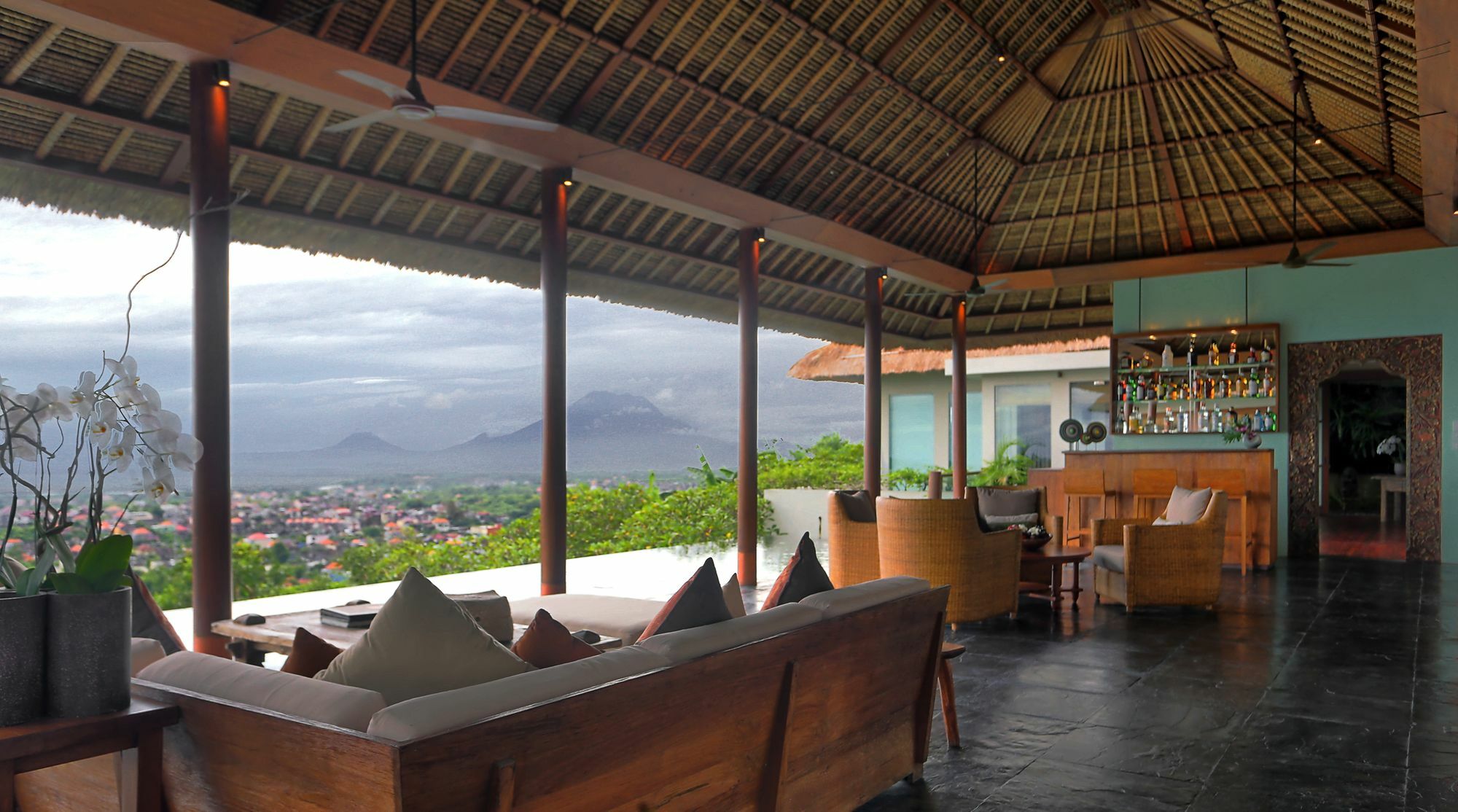 Отель The Longhouse, Jimbaran - Bali Экстерьер фото